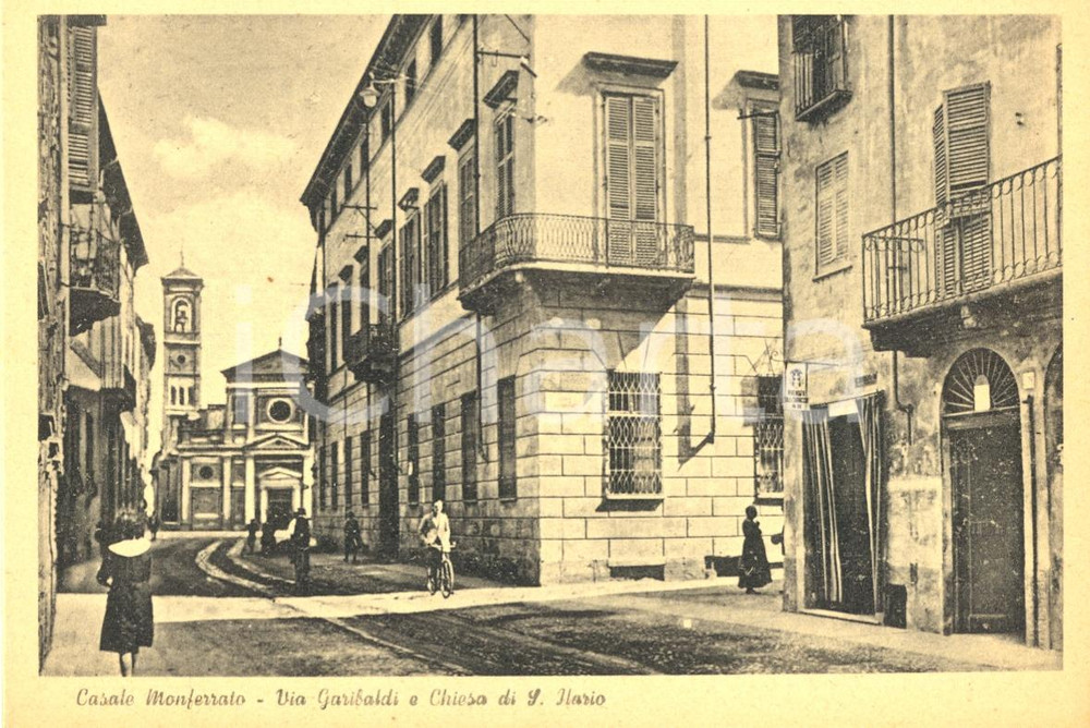 Cartolina originale da collezione 1940 ca CASALE MONFERRATO (AL) Via Garibaldi e chiesa San Ilario *Cartolina NV 1