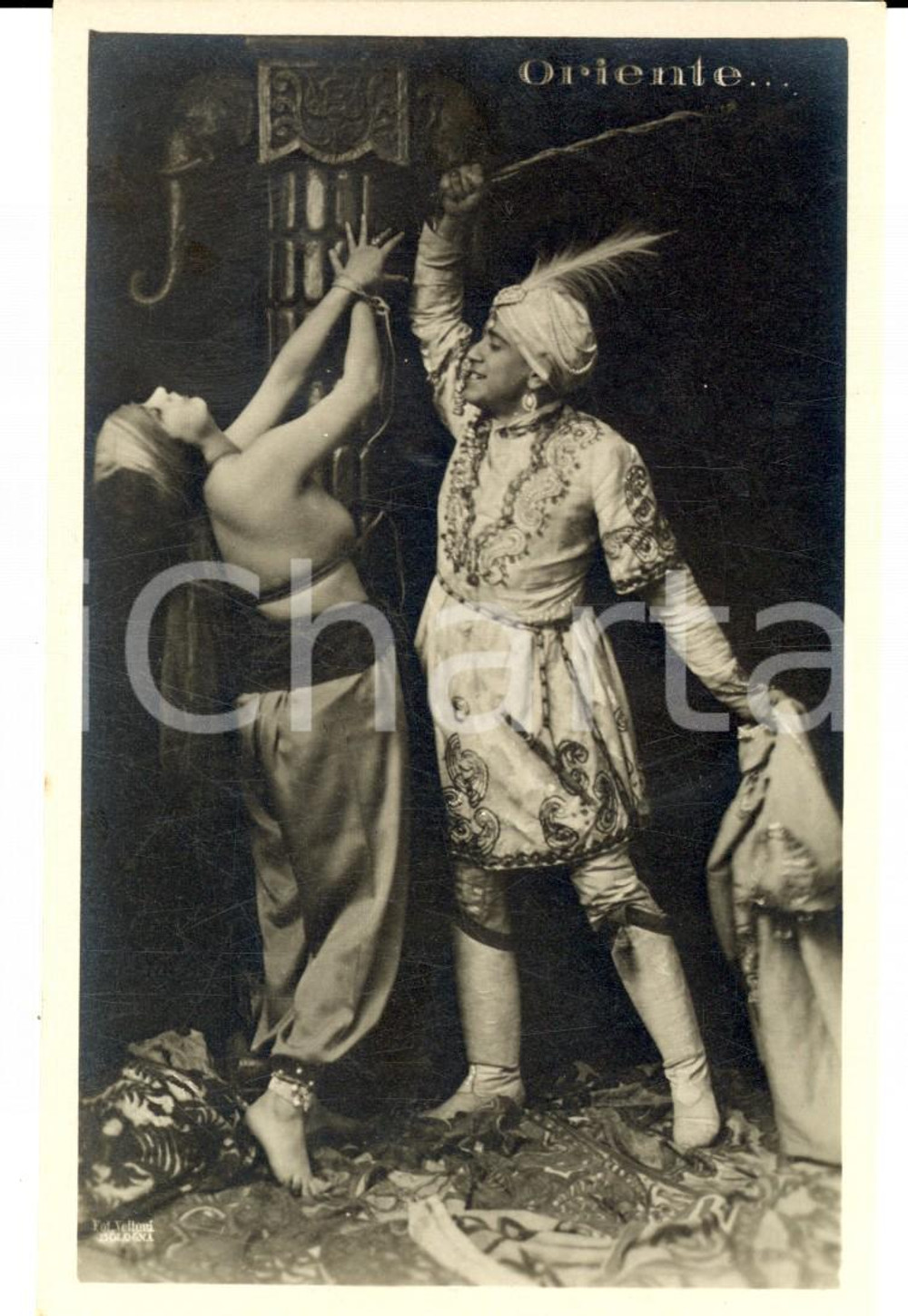 Cartolina originale da collezione 1920 ca EROTICA VINTAGE Oriente... Schiava punita a frustate *Cartolina FP NV 1