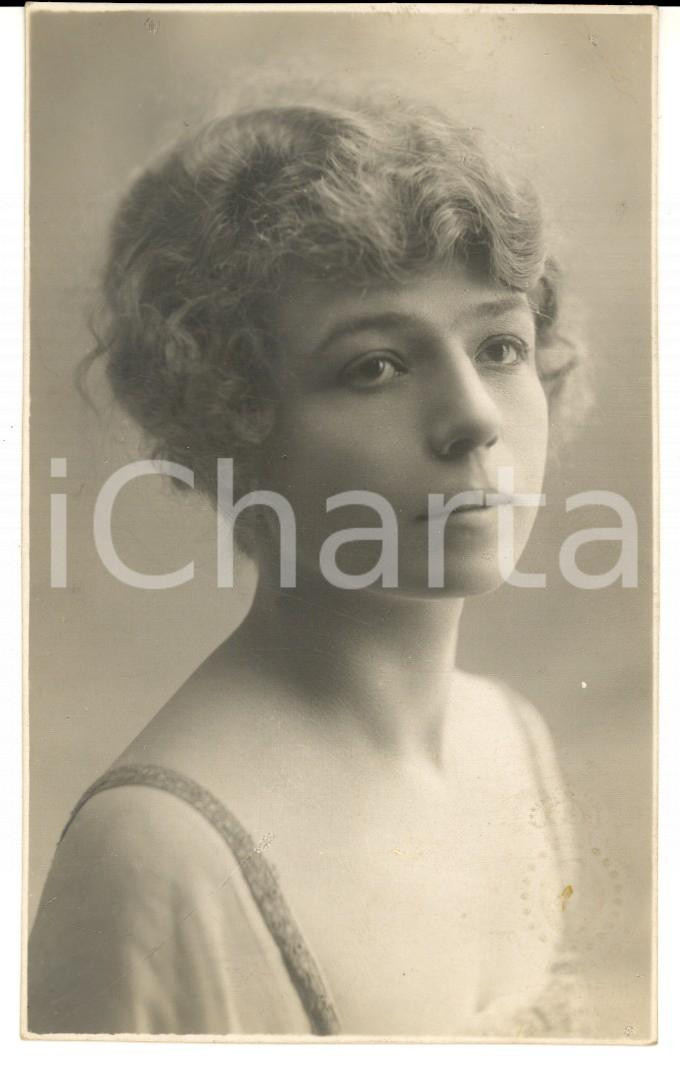 Fotografia d epoca originale 1910 ca PARMA Ritratto di giovane donna Fotografia ZAMBINI 8 x 13 cm 1