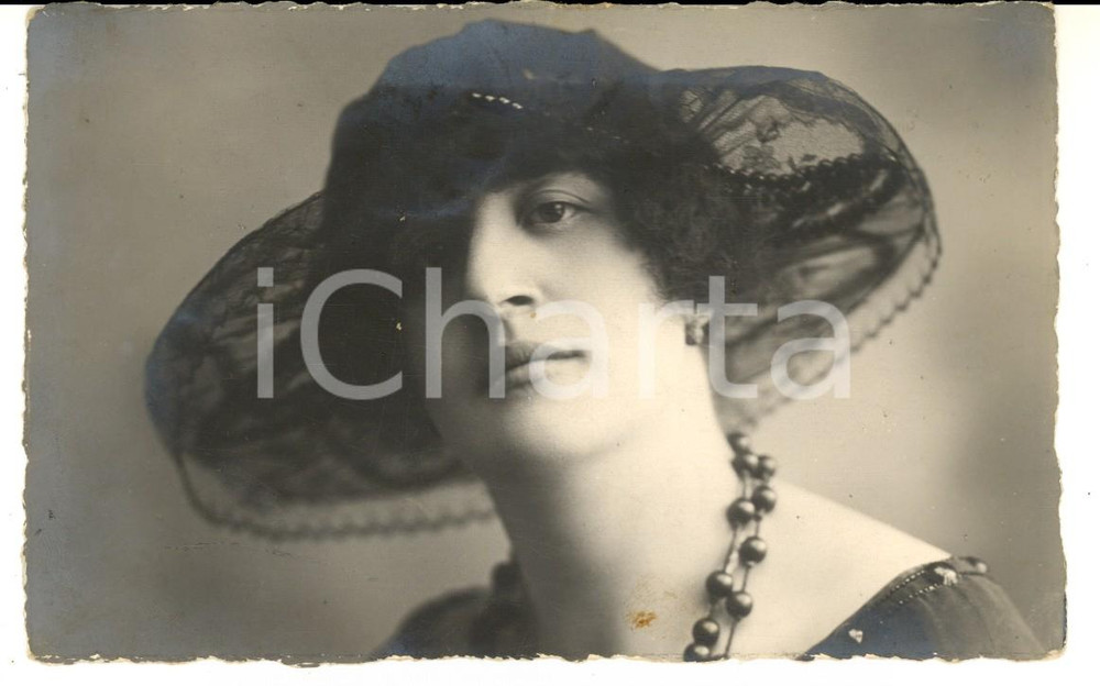 Fotografia d'epoca originale 1922 PISTOIA Giovane donna con cappello di pizzo *Fotografia CALOSCI FP 1