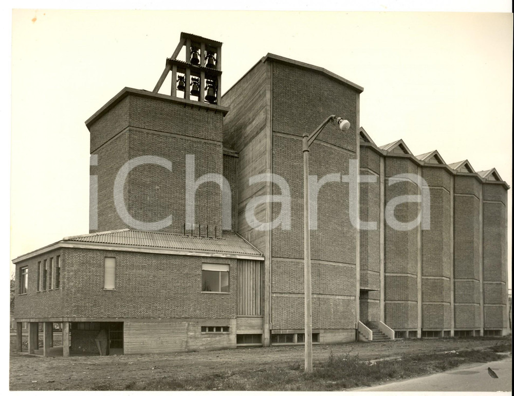 Fotografia d epoca originale 1950 ca PAVIA Chiesa della SACRA FAMIGLIA  Veduta esterna FOTO ARTISTICA 1