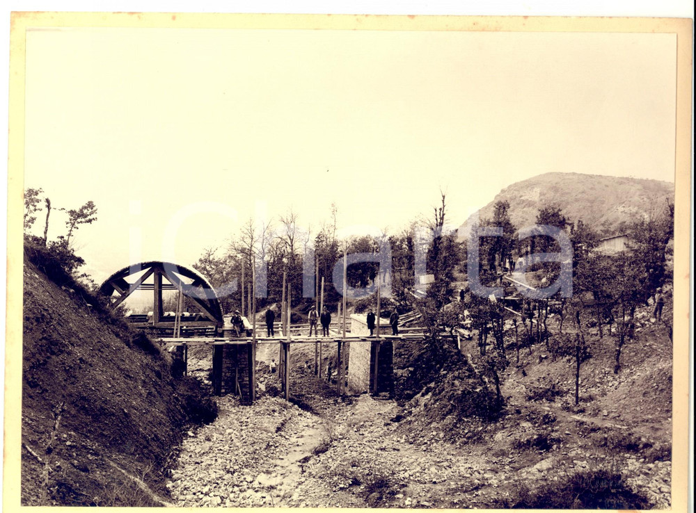 Fotografia d epoca originale 1925 ca STRADA DEL BRALLO PV Viadotto in costruzione Foto artistica SCARANI 1