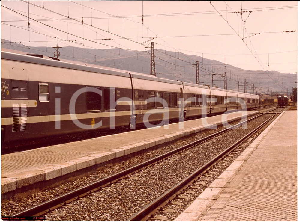 Fotografia d'epoca originale 1975 Spain - Talgo Pendular, treno Pendolino photo 1