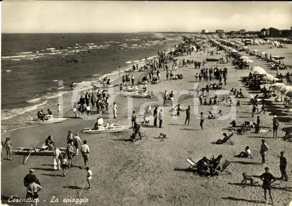 Cartolina originale da collezione 1954 CESENATICO (FC) Veduta della spiaggia ANIMATA FG 1
