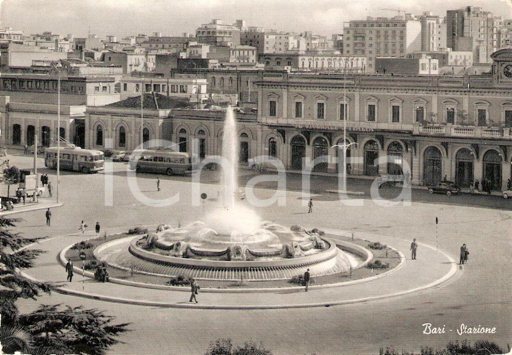 Cartolina originale da collezione 1972 BARI Veduta della stazione ferroviaria *Cartolina ANIMATA FG VG 1