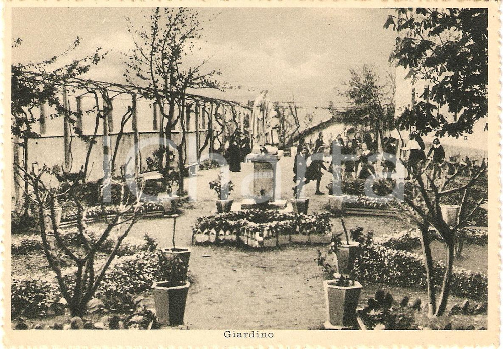 Cartolina originale da collezione 1940 ca MONDOVI  PIAZZA Suore Terziarie Carmelitane CASA S. M. TERESA Animata FG 1