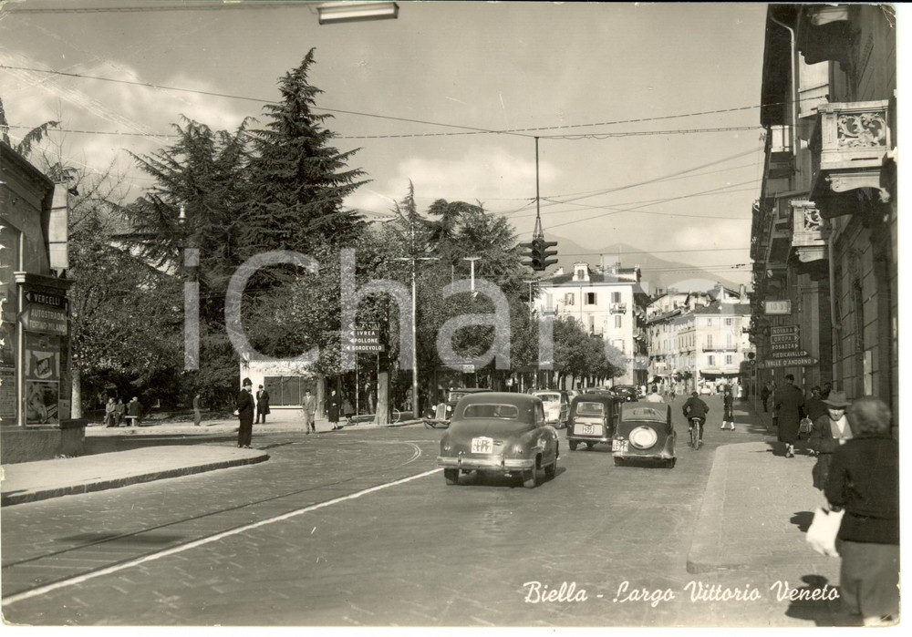 Cartolina originale da collezione 1950 ca BIELLA Largo Vittorio Veneto *Cartolina postale FG NV 1