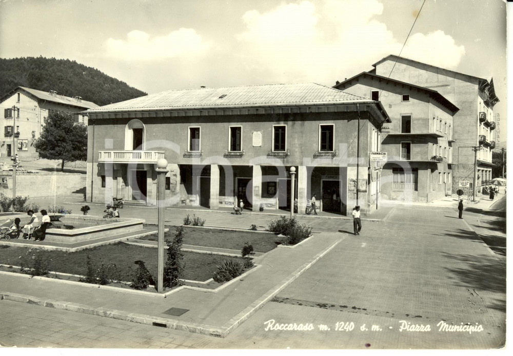 Cartolina originale da collezione 1960 ca ROCCARASO AQ Veduta di Piazza MUNICIPIO Cartolina FG VG 1
