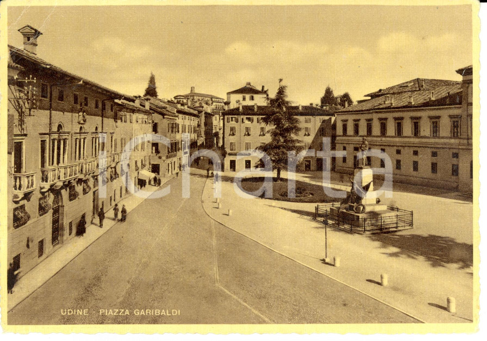 Cartolina originale da collezione 1953 UDINE Veduta di piazza GARIBALDI *Cartolina FG VG 1