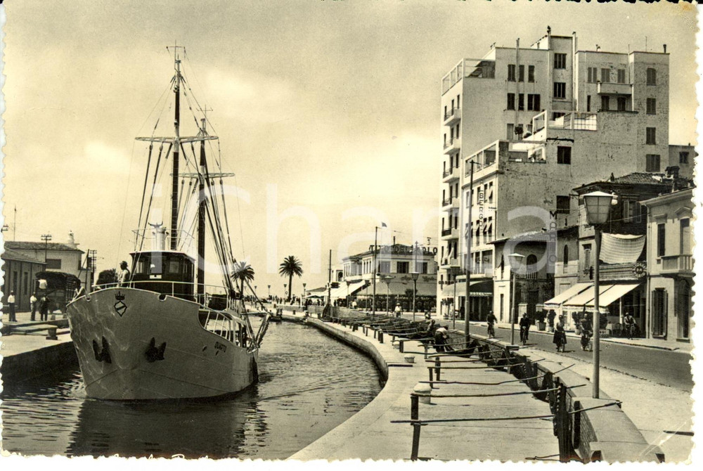 Cartolina originale da collezione 1954 VIAREGGIO LU Canale BURLAMACCO con barca in transito Cartolina FG VG 1