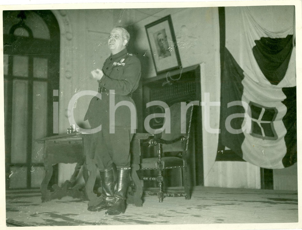 Fotografia d epoca originale 1942 NAPOLI Pietro Silvio RIVETTA TODDI tiene conferenza su GIAPPONE Fotografia 1