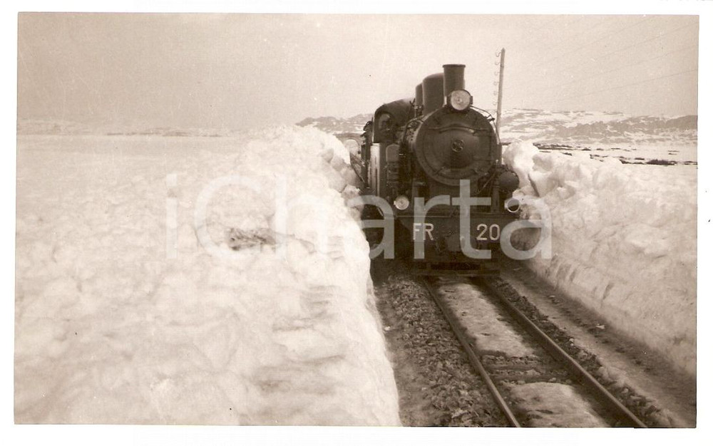 Fotografia d epoca originale 1950 ca BILBAO ESPANA Locomotiva FR20 tra la neve Fotografia 14x8 cm 1