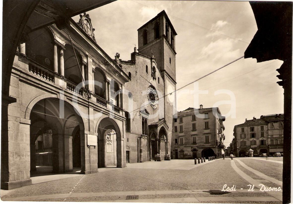 Cartolina originale da collezione 1956 LODI Panoramica DUOMO Animata *Cartolina ENIT FG VG 1