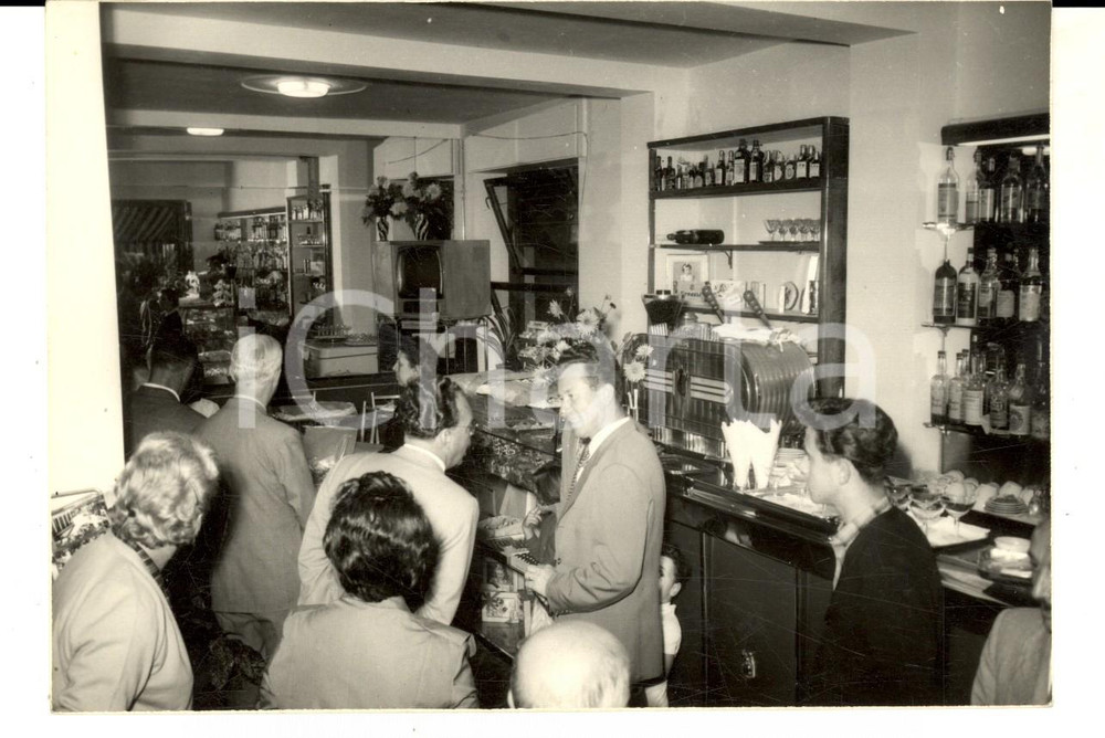 Fotografia d epoca originale 1960 ca CHIAVARI GE Inaugurazione nuovo bar Foto MIGONE & Figli VINTAGE 1