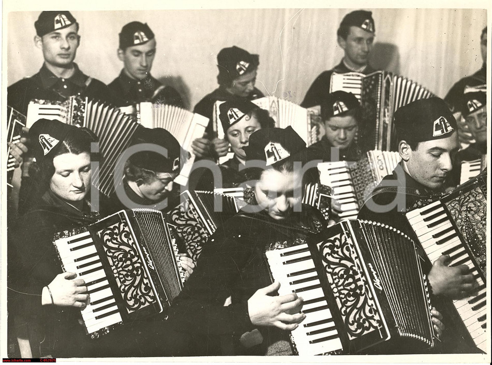 Fotografia d'epoca originale 1930 MILANO Prima scuola italiana di fisarmonica Foto 1