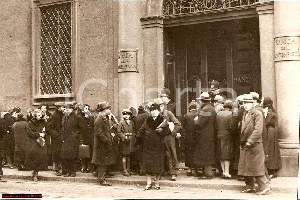 Fotografia d epoca originale 1940 MILANO Riscatto gratuito indumenti MONTE DI PIETA 1