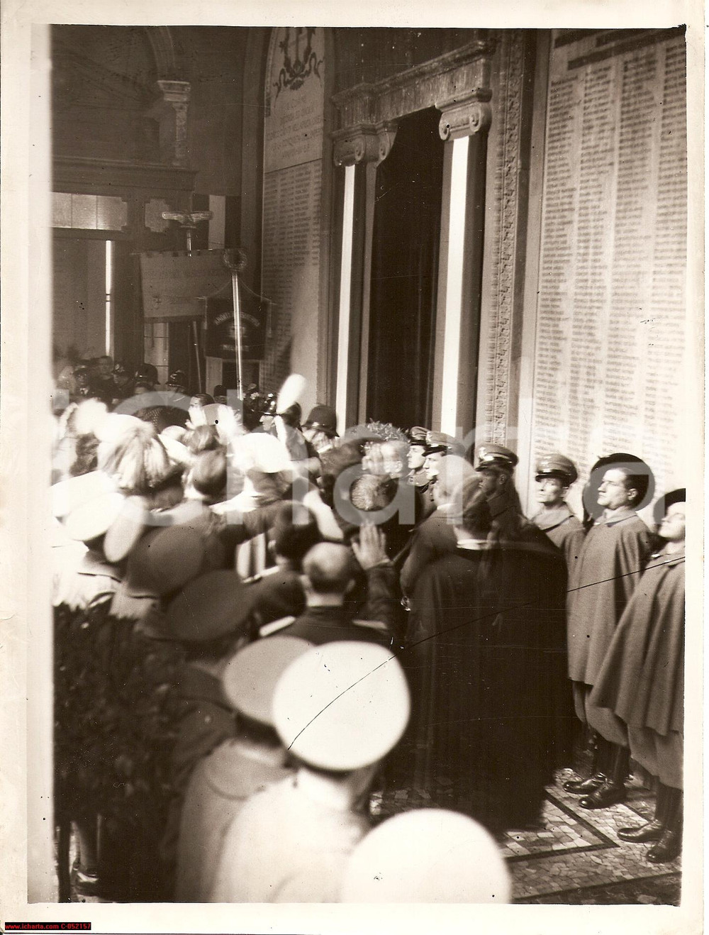 Fotografia d'epoca originale 1936 MILANO Cerimonia lapide Caduti A.O. Palazzo MARINO 1