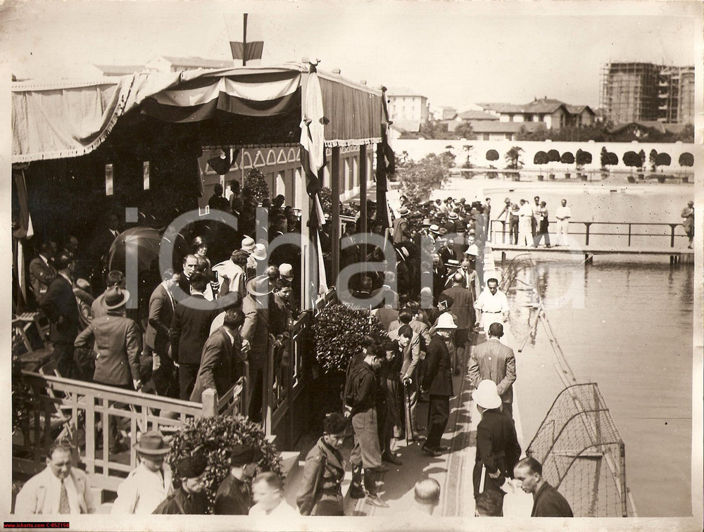 Fotografia d'epoca originale 1930 circa MILANO Inaugurazione piscina in via PONZIO 1