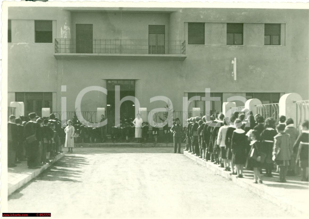 Fotografia d epoca originale 1940 ca VILLAGGIO LUIGI RAZZA LIBIA Feste scolastiche Fotografia 1