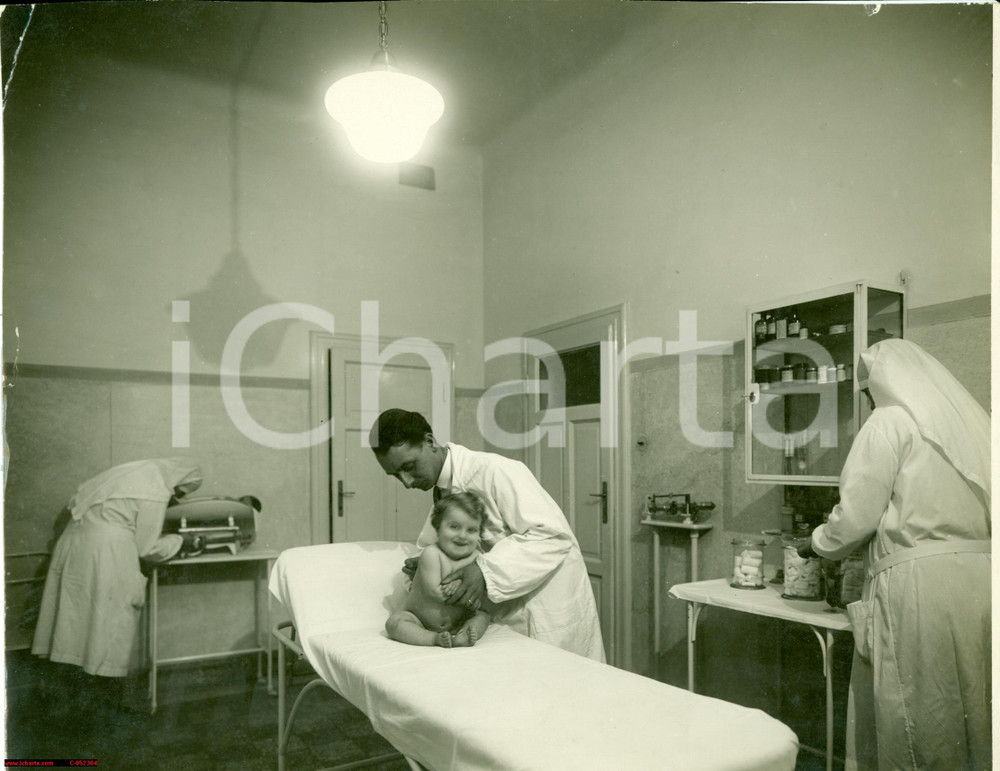 Fotografia d'epoca originale 1933 MILANO Giornata della MADRE e del FANCIULLO visita 1