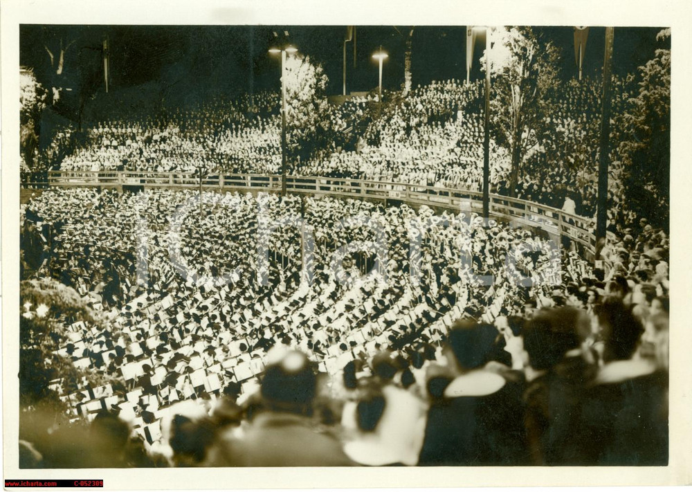 Fotografia d'epoca originale 1938 ROMA Festa in onore di Adolf HITLER piazza SIENA 1