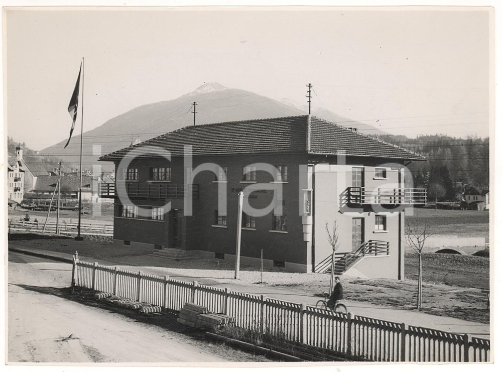 Fotografia d'epoca originale 1938 SAN CANDIDO (BZ) Caserma della milizia ferroviaria 1