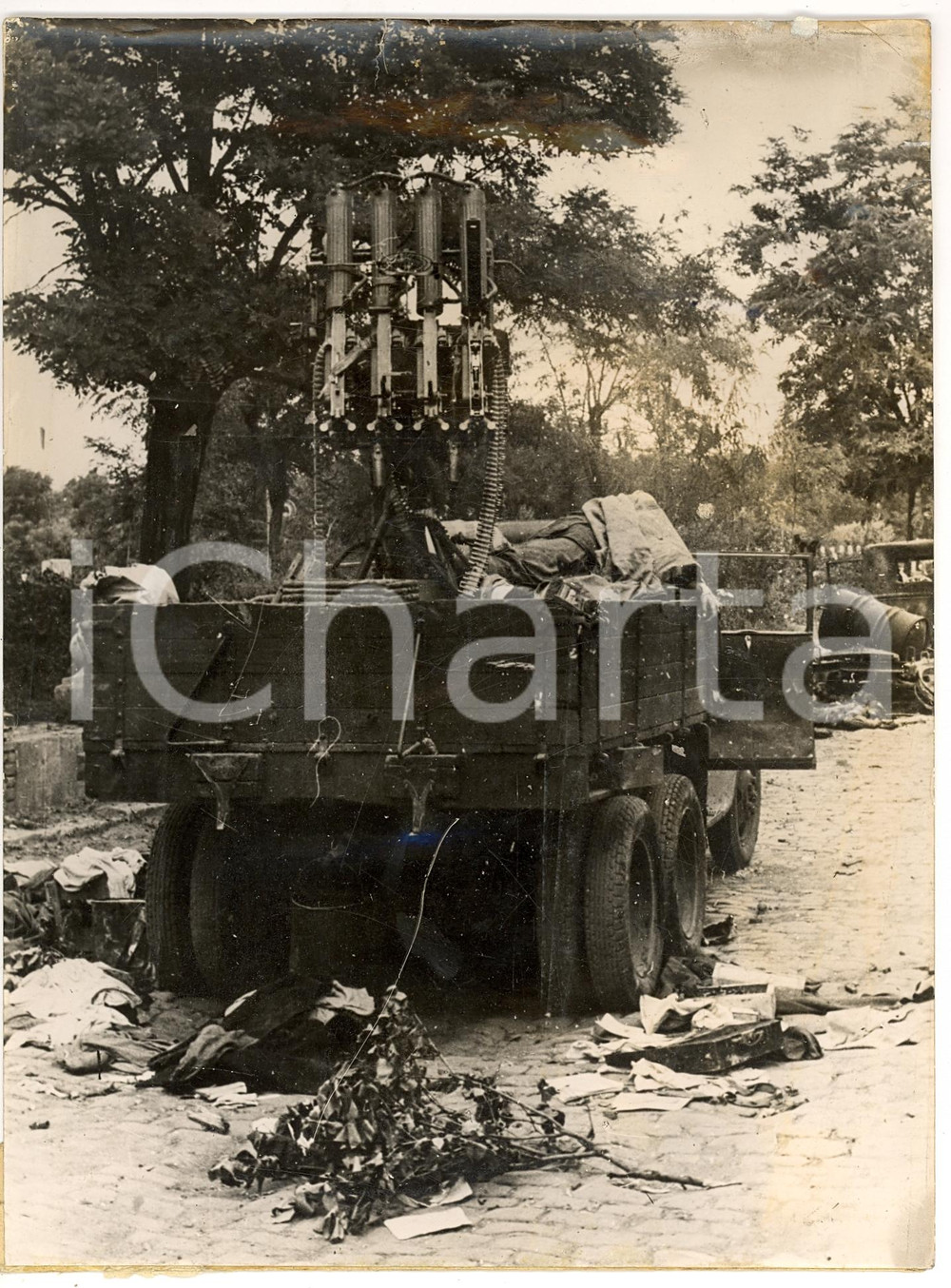 Fotografia d'epoca originale 1940 ca FRONTE SOVIETICO WW2 Mitragliatrice russa distrutta da STUKAS tedeschi 1