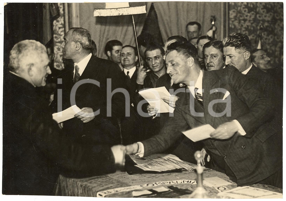Fotografia d'epoca originale 1932 MILANO Erminio BRUSA consegna premi ai tranvieri 1