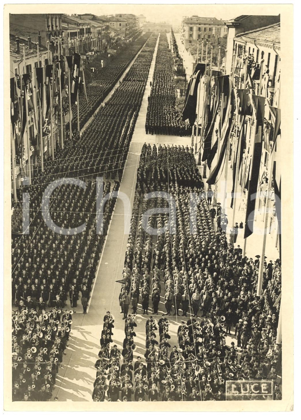 Fotografia d'epoca originale 1938 MILANO ? Reparti della GIL schierati per una parata *Fotografia 1
