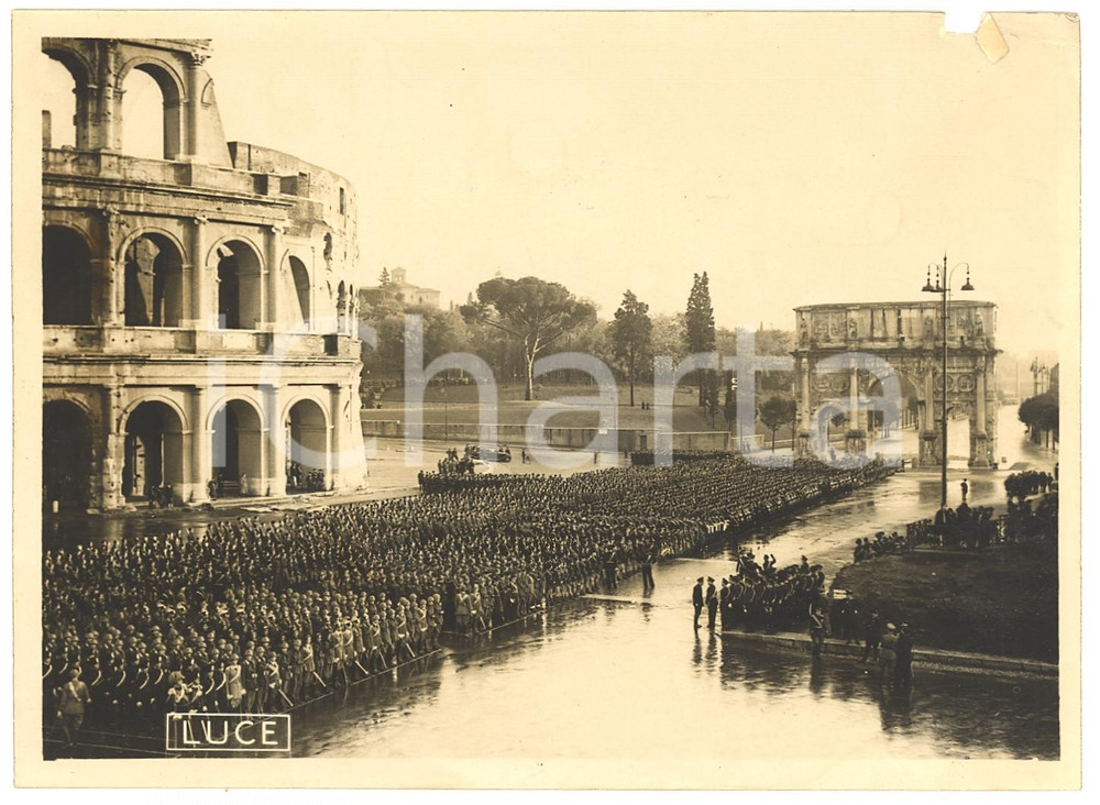 Fotografia d'epoca originale 1938 ROMA Forze giovanili della GIL schierate al COLOSSEO *Fotografia 1