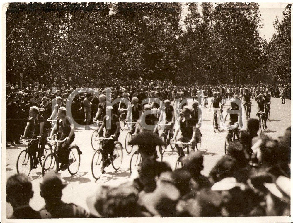Fotografia d epoca originale 1936 MILANO Festa dello Statuto  Sfilata dei ciclisti turisti Fotografia 1