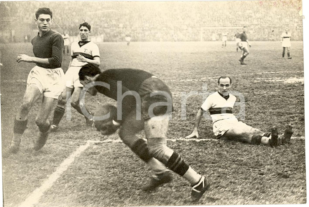 Fotografia d'epoca originale 1938 MILAN-TORINO 0-0 Uscita del portiere Mario ZORZAN 1