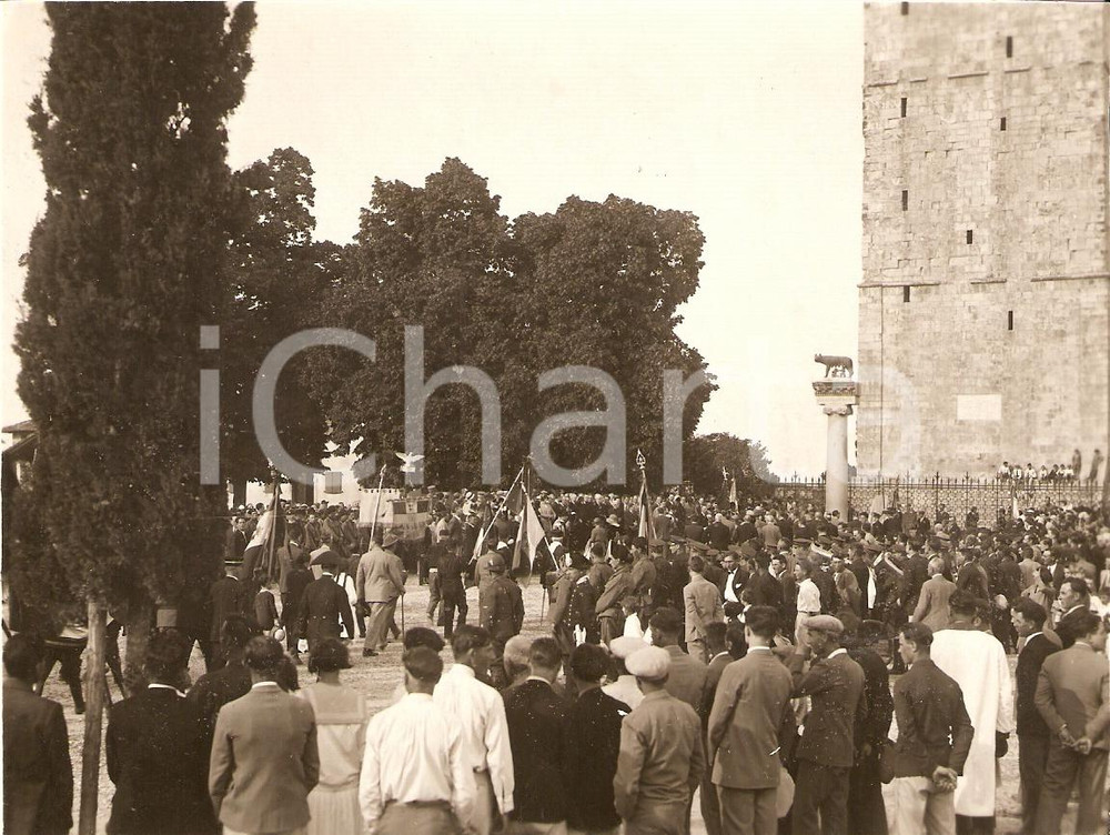 Fotografia d'epoca originale 1930 AQUILEIA (UD) UDINE consegna Gonfalone alla cittÃ  1