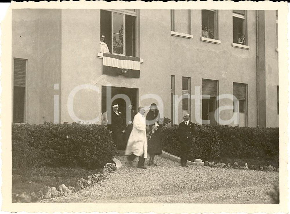 Fotografia d epoca originale 1932 MONFALCONE GO Maria José SAVOIA visita SANATORIO 1