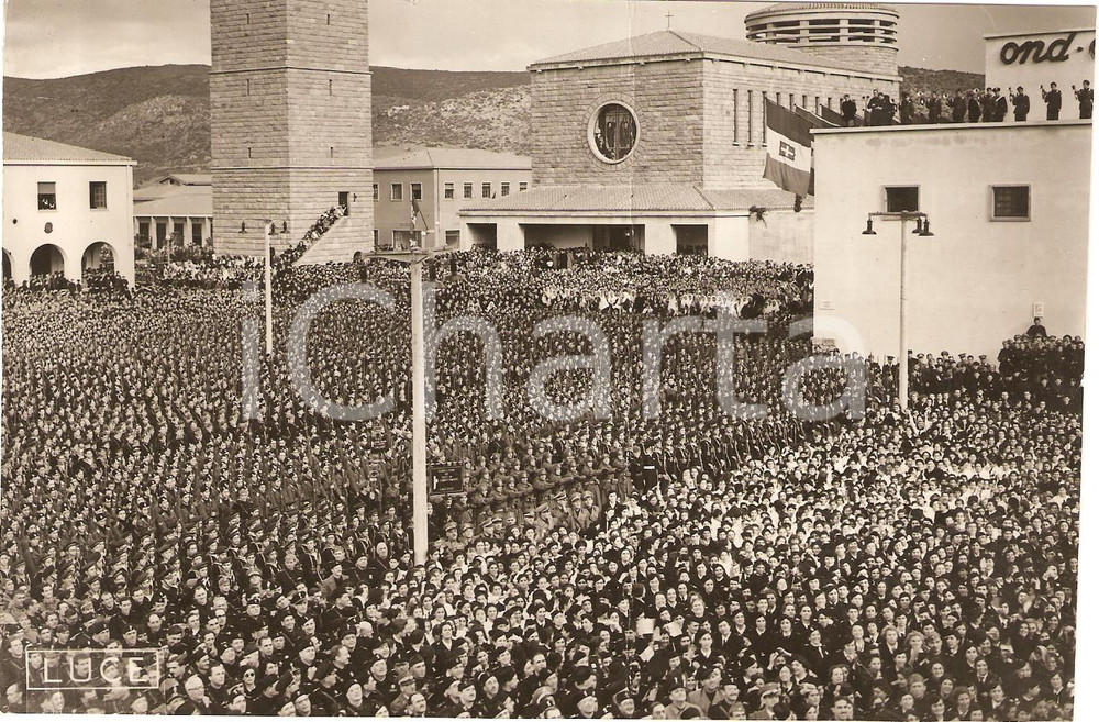 Fotografia d'epoca originale 1938 CARBONIA Folla in PIAZZA ROMA per il discorso del Duce *Foto DANNEGGIATA 1