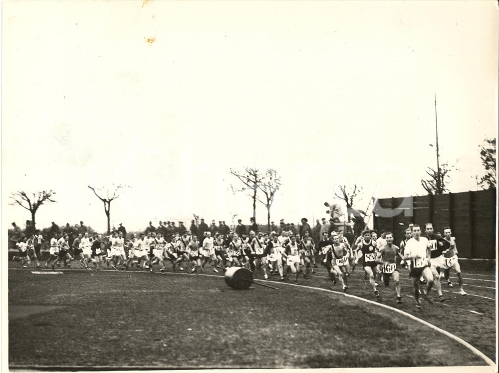 Fotografia d'epoca originale 1936 MILANO Dopolavoro PIRELLI Corsa campestre BICOCCA 1