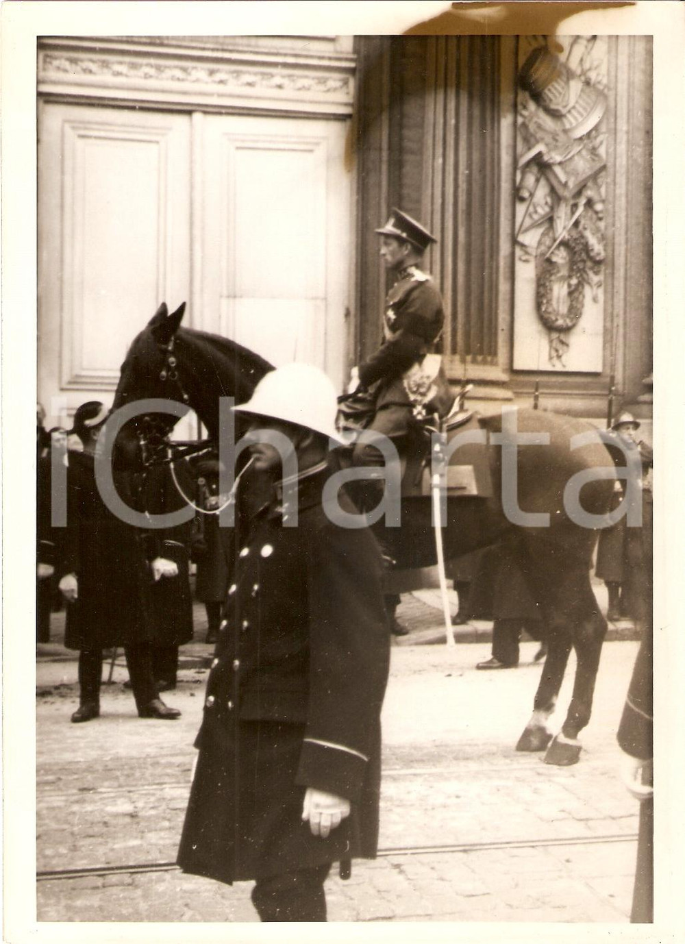 Fotografia d'epoca originale 1934 BRUXELLES L'arrivo di LEOPOLDO III in Parlamento 1