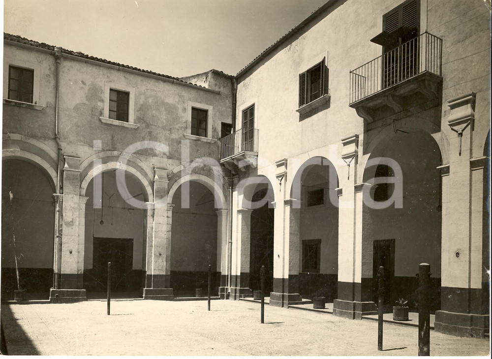Fotografia d'epoca originale 1932 SIRACUSA Portico Caserma Regi Carabinieri FOTO 1