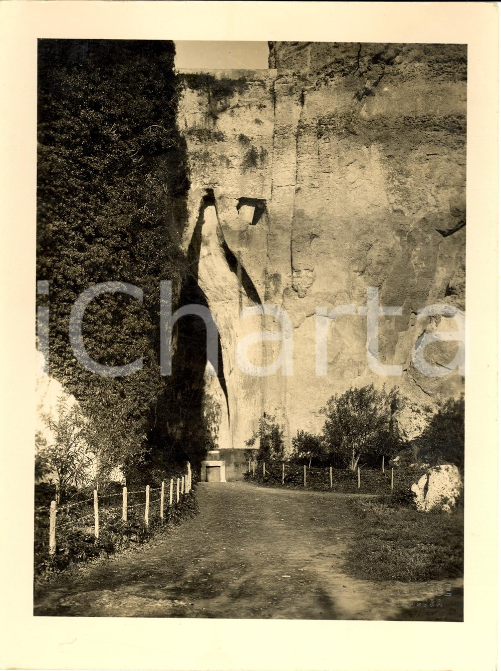 Fotografia d'epoca originale 1935 circa SIRACUSA L'Orecchio di DIONISO Vera FOTO 1