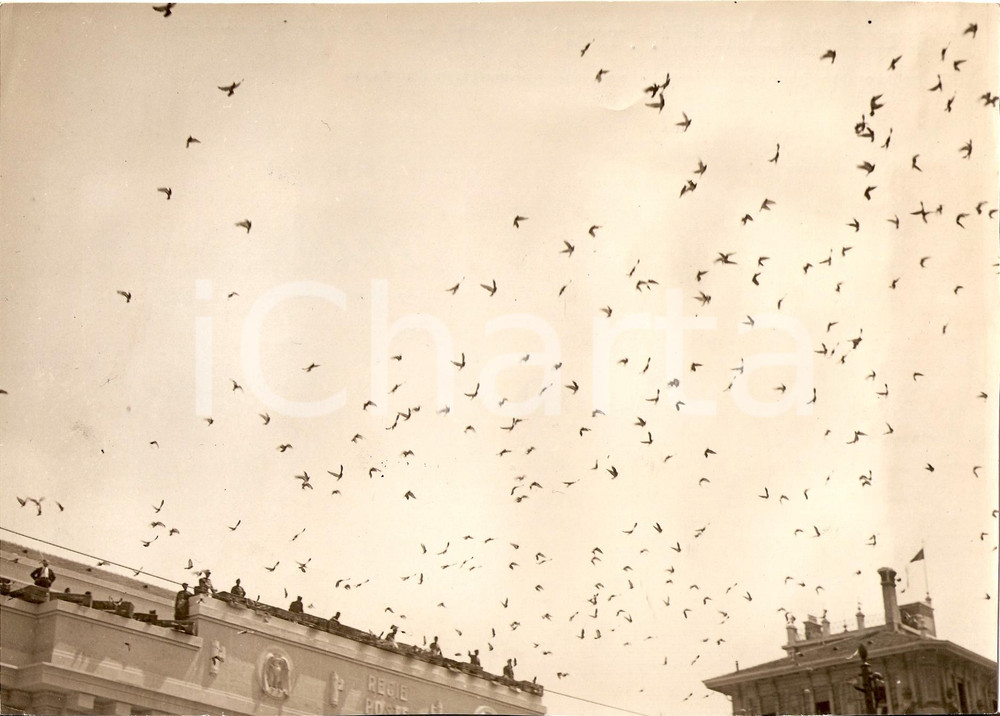 Fotografia d'epoca originale 1931 MILANO Lancio piccioni per nuova Stazione Centrale 1