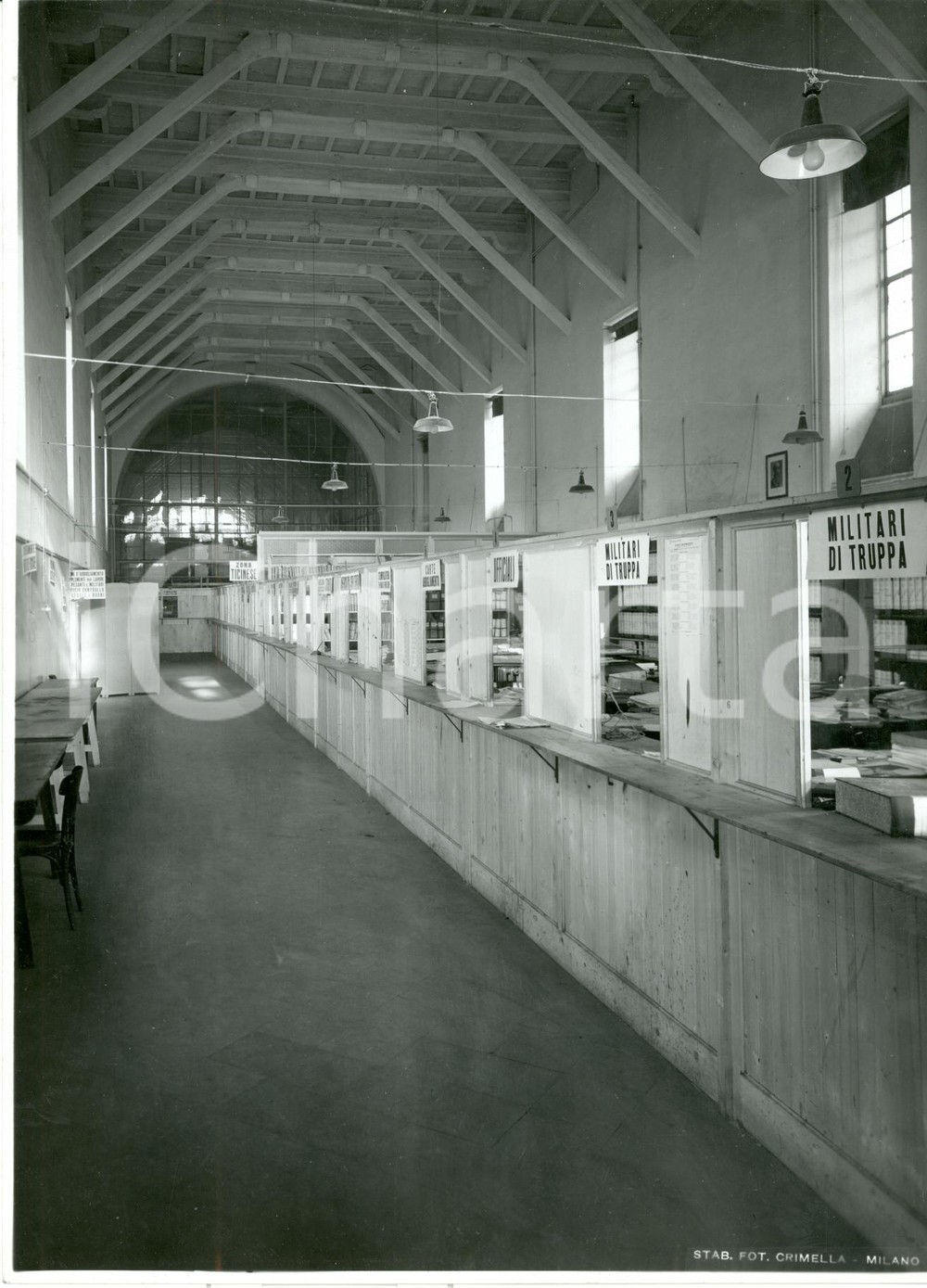 Fotografia d'epoca originale 1942 MILANO Sportelli provvisori dell'UFFICIO LEVA *Fotografia 1