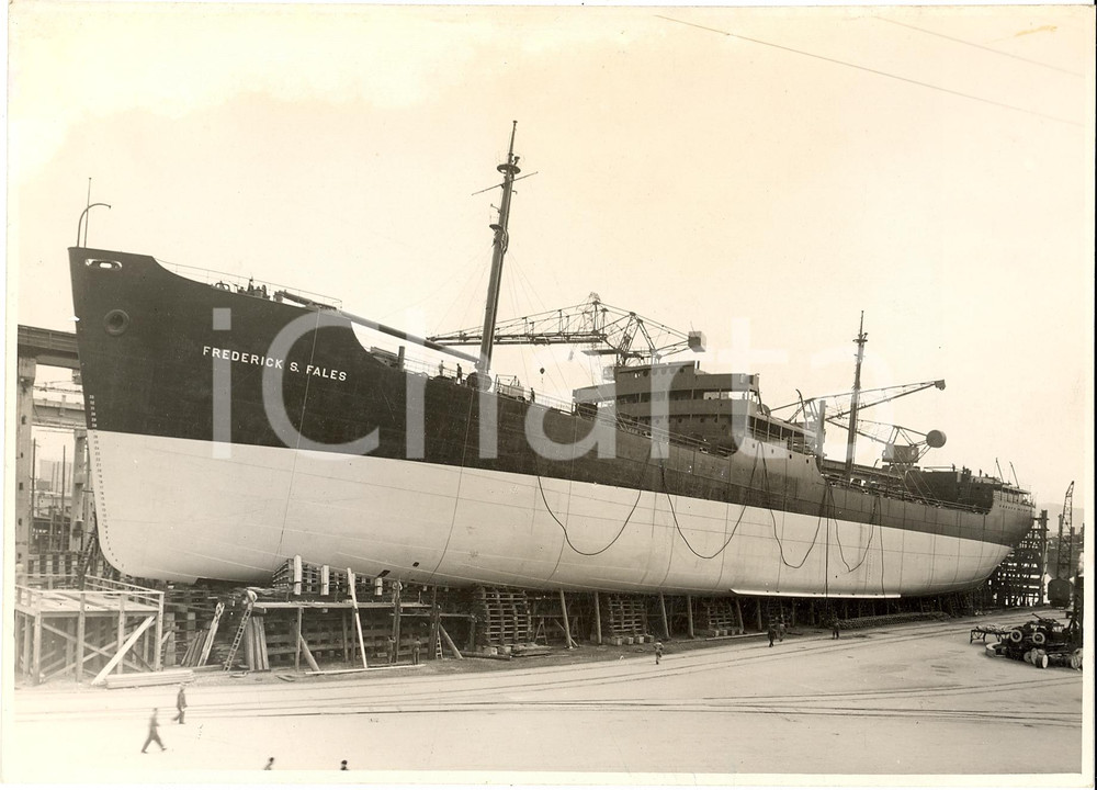 Fotografia d epoca originale 1939 MONFALCONE GO Varo motocisterna FREDERICK FALES 1