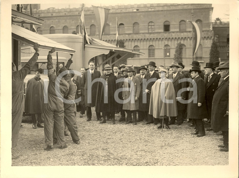 Fotografia d'epoca originale 1930 ROMA VITTORIO EMANUELE III visita autotreno grano 1