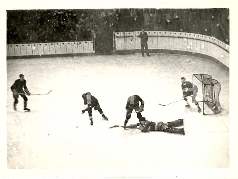 Fotografia d'epoca originale 1935 MILANO Hockey ghiaccio DIAVOLI ROSSONERI vs SLAVIA 1