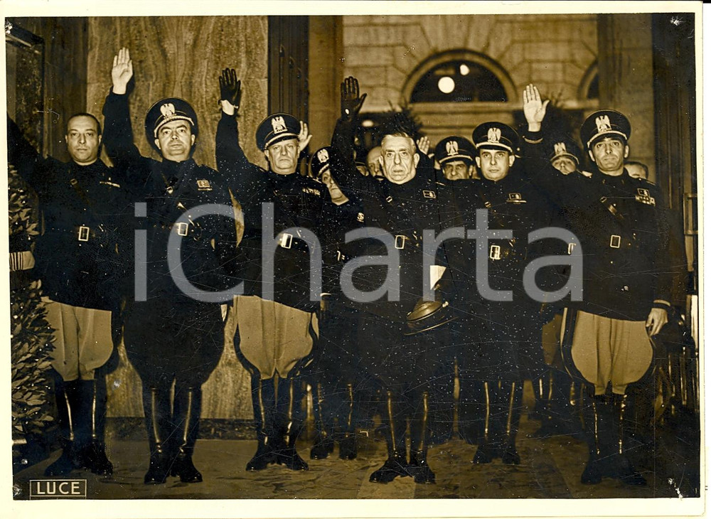 Fotografia d'epoca originale 1939 ROMA Corporazione dello Spettacolo rende omaggio alla Cripta dei Caduti 1
