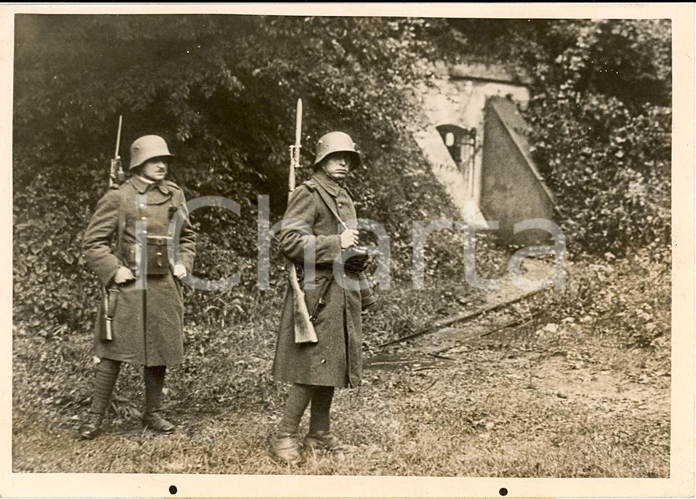 Fotografia d'epoca originale 1937 PECS (HU) Sciopero della fame minatori ungheresi 1