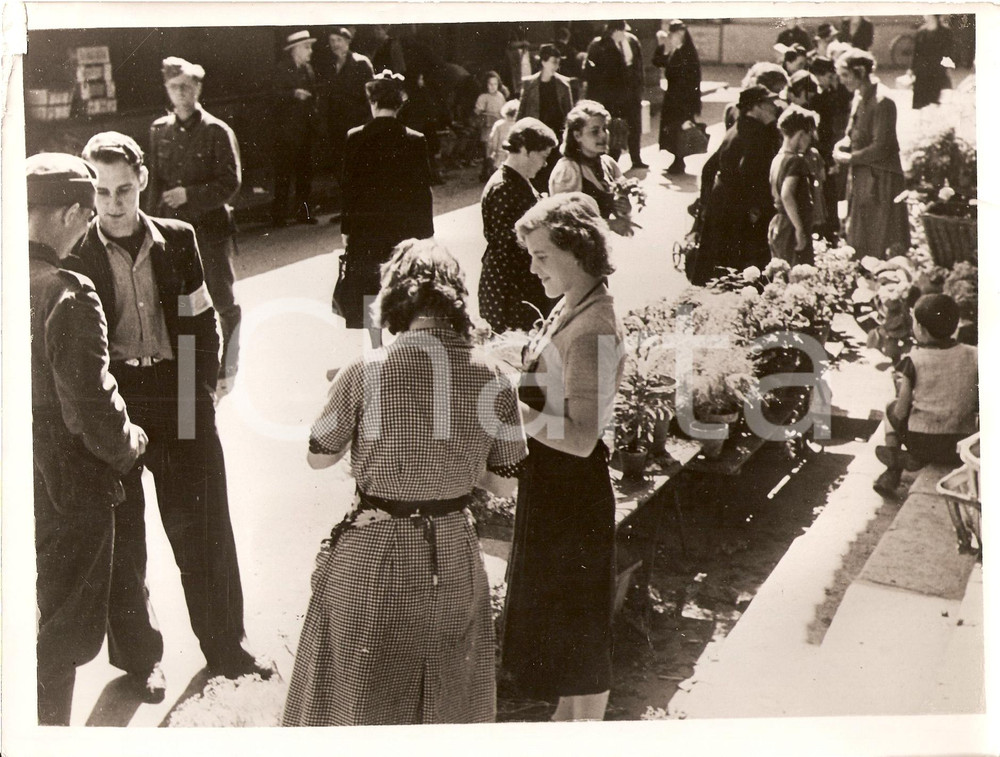 Fotografia d'epoca originale 1940 METZ (F) WW2 Vita riprende dopo ingresso truppe tedesche *Fotografia 1