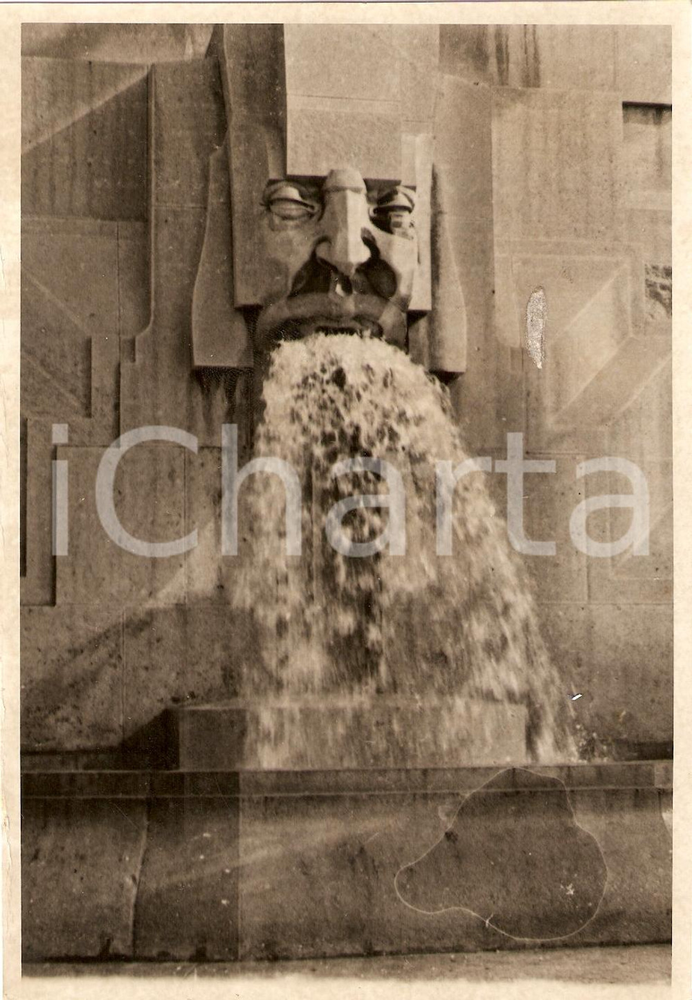 Fotografia d'epoca originale 1934 MILANO Cascate alla Stazione Centrale per visita del DUCE *Fotografia 1