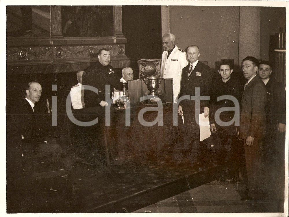 Fotografia d'epoca originale 1935 MILANO Premiazione dei vincitori gare tiro a segno 1