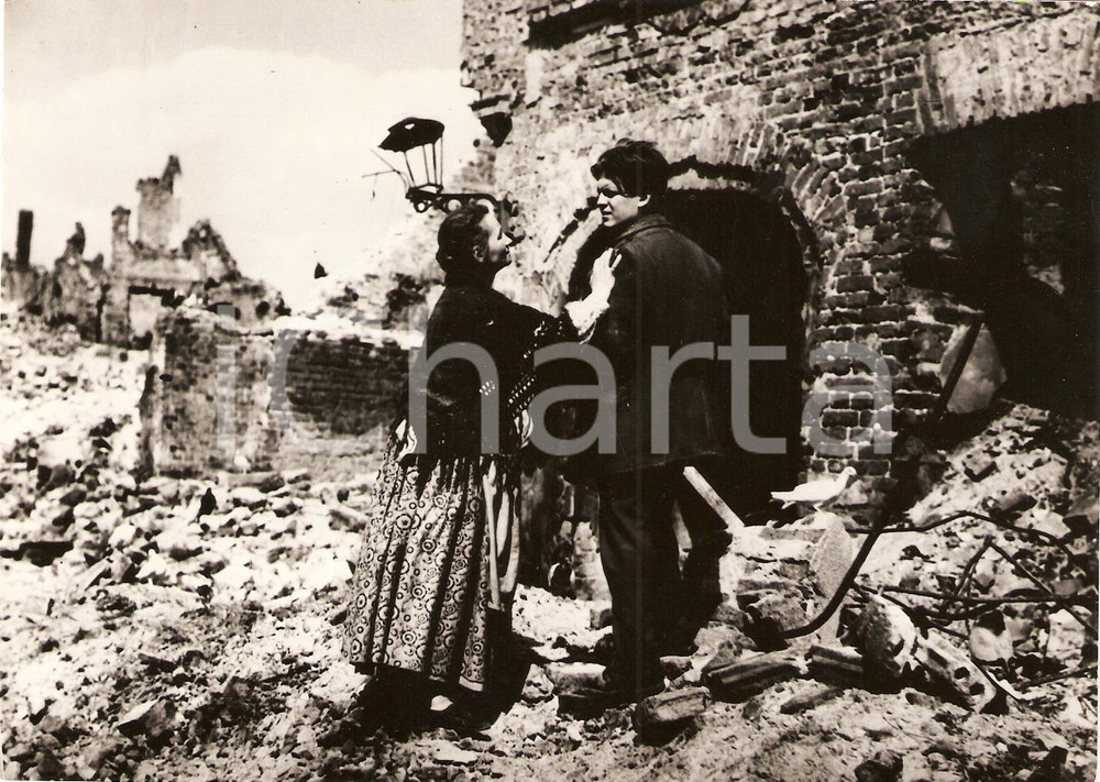 Fotografia d'epoca originale 1954 POLONIA Foto di scena *I cinque della via BARSKA 1